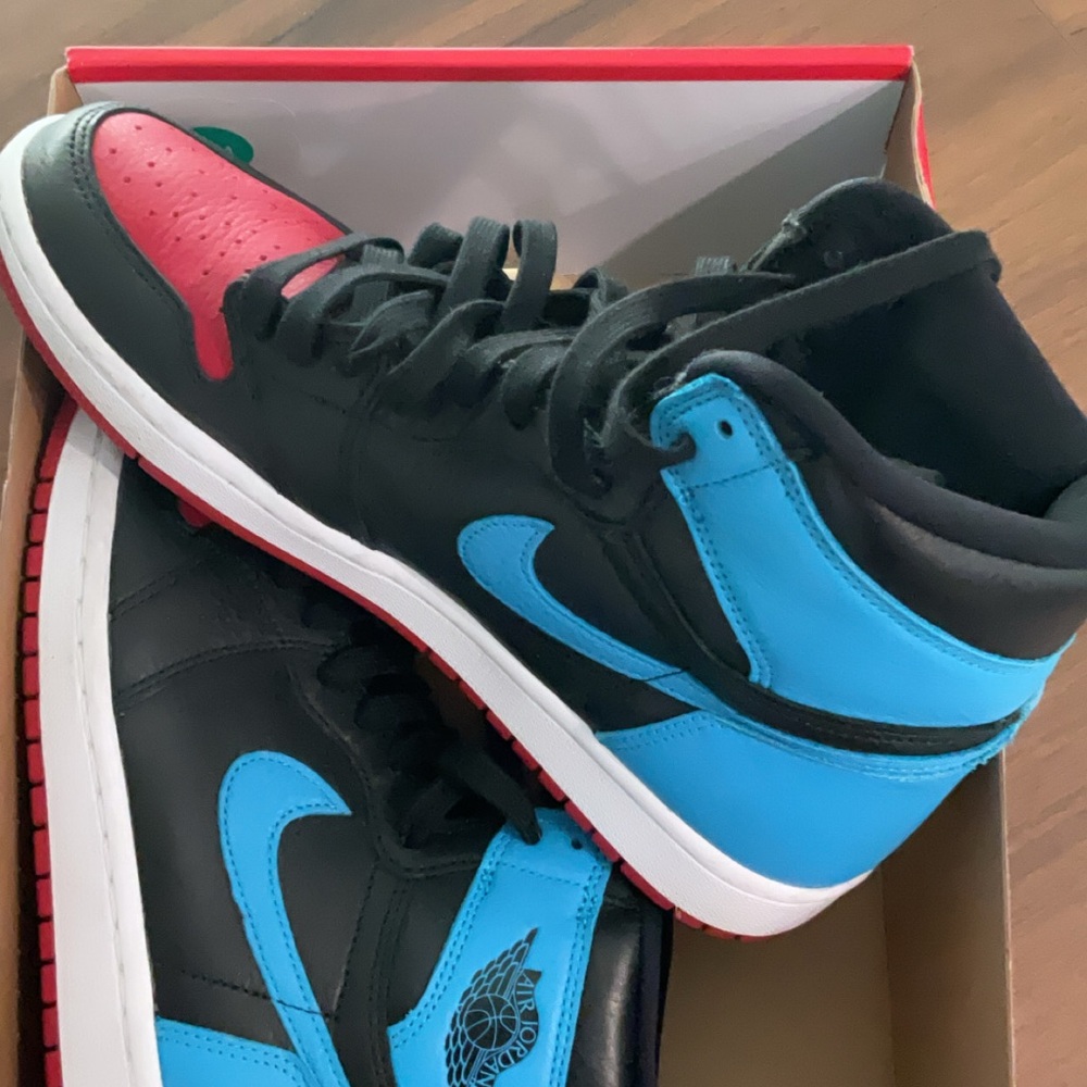 Nike Women’s High-Top Sneakers - Black/Red/Blue
